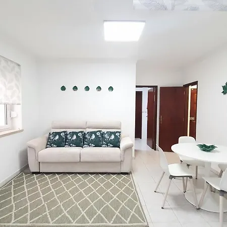 Caldas Da Rainha'S Green & White Exterior photo