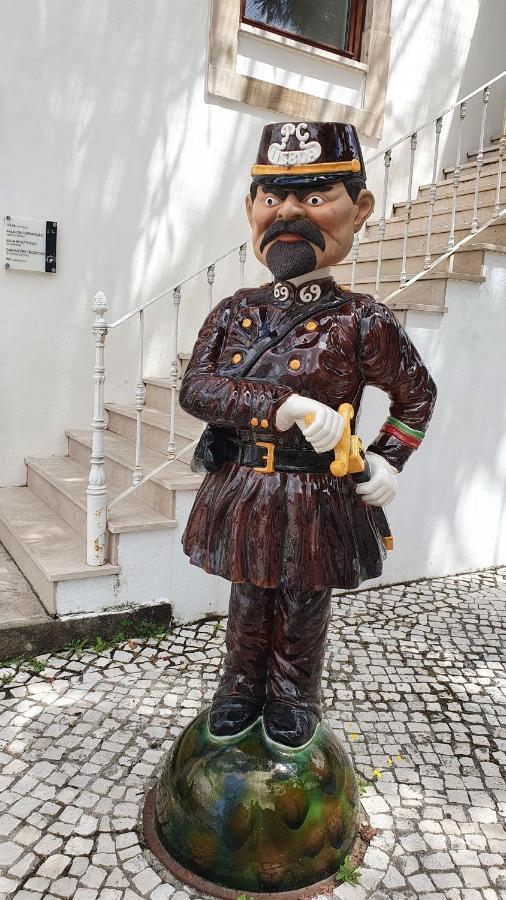 Caldas Da Rainha's & White Apartment *